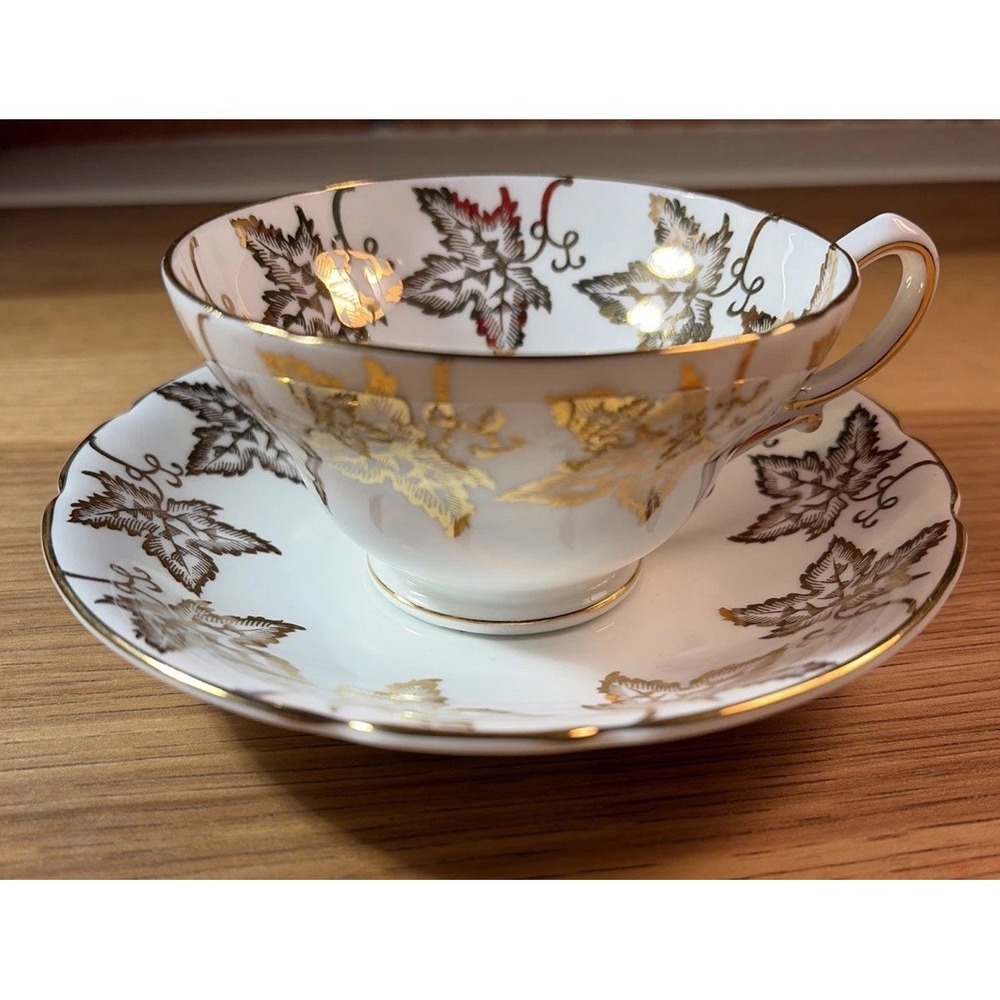 VTG Stanley Gold Maple Leaf Tea Cup & Saucer Fine Bone China - England 358/11 - Picture 2 of 7
